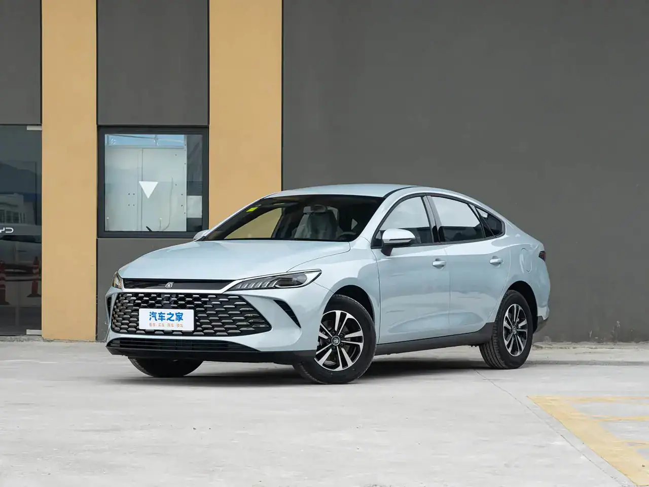 BYD Qin Plus Hybrid Plug-In, foto 2