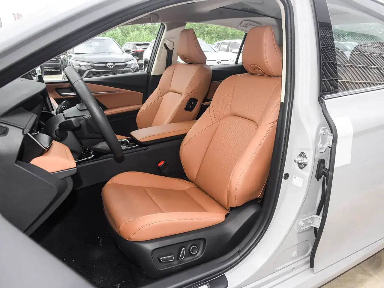 Toyota Camry Hybrid, foto 4