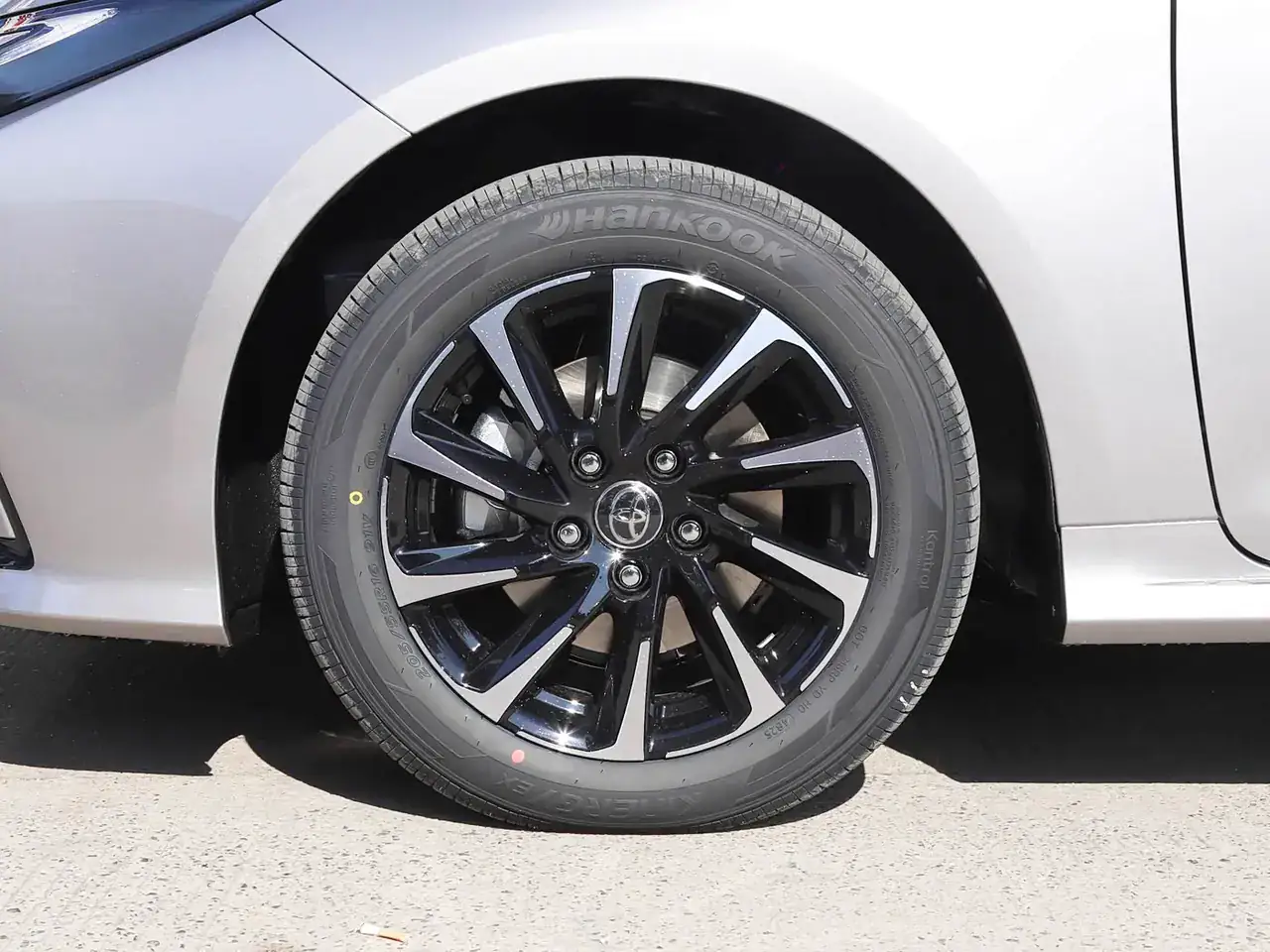 Toyota Corolla Hybrid, foto 4